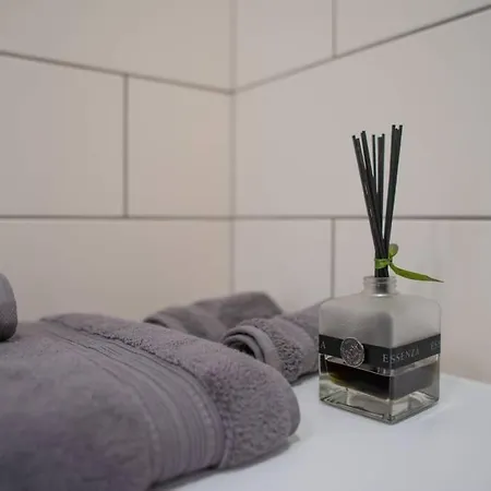 Luxurious Oak Park By Polo