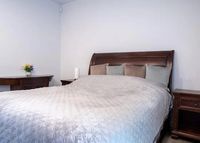 Luxurious Oak Park By Polo Apartment *